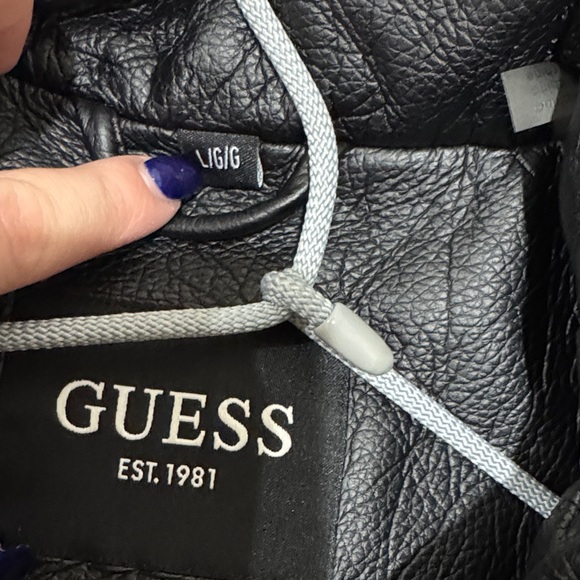 Guess Black Puffer Jacket - Picture 3 of 6
